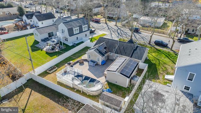 33 W MEYRAN AVE, Somers Point, NJ 08244
