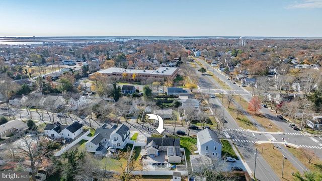 33 W MEYRAN AVE, Somers Point, NJ 08244