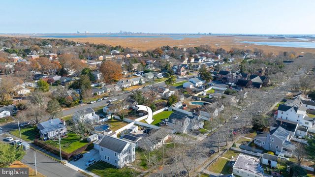 33 W MEYRAN AVE, Somers Point, NJ 08244