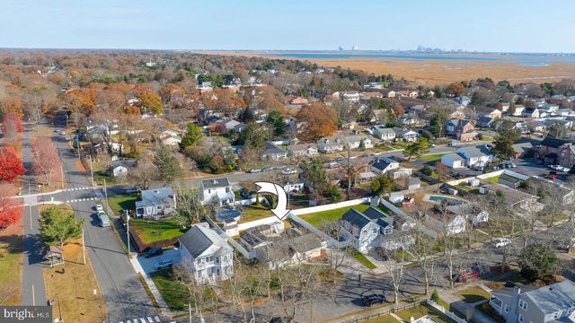 33 W MEYRAN AVE, Somers Point, NJ 08244