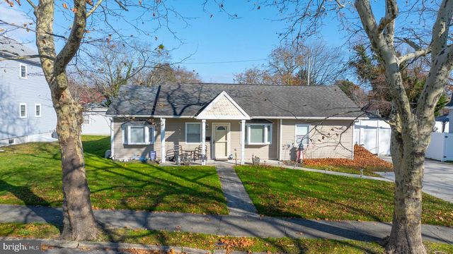 33 W MEYRAN AVE, Somers Point, NJ 08244