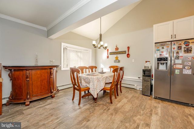 33 W MEYRAN AVE, Somers Point, NJ 08244