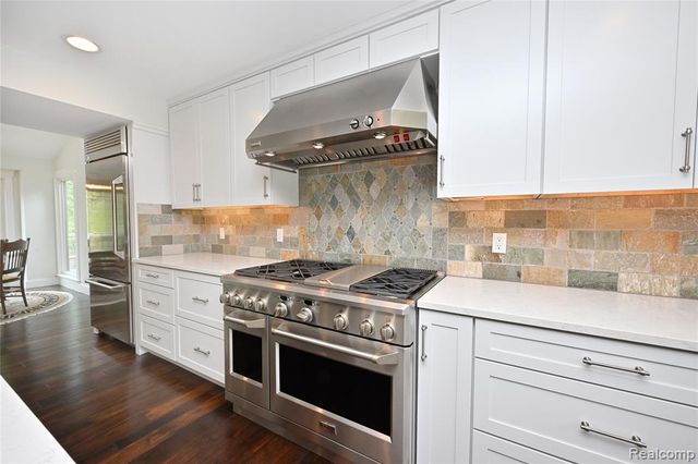 4801 N Harsdale Road, Bloomfield Hills, MI 48302