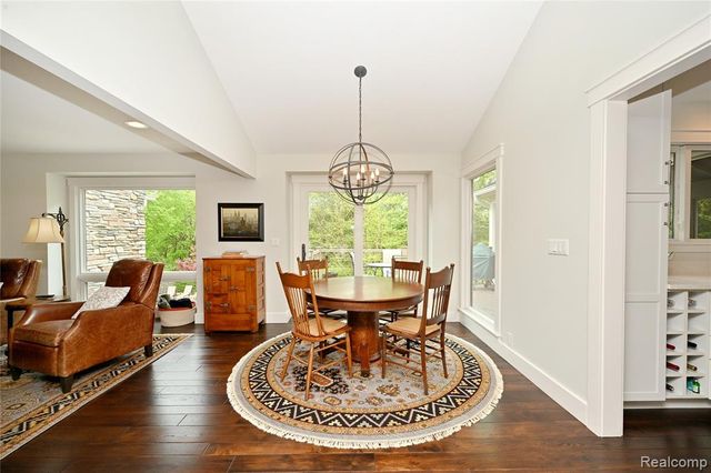 4801 N Harsdale Road, Bloomfield Hills, MI 48302