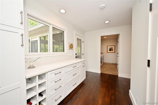 4801 N Harsdale Road, Bloomfield Hills, MI 48302