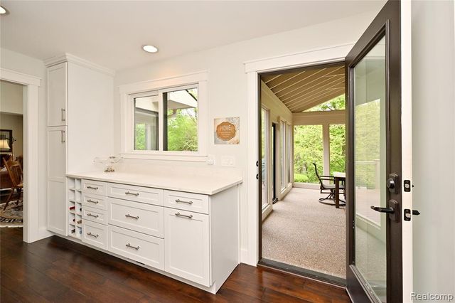 4801 N Harsdale Road, Bloomfield Hills, MI 48302