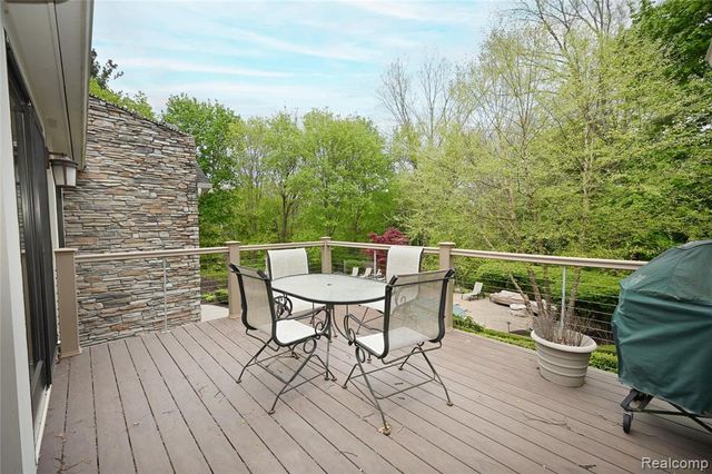 4801 N Harsdale Road, Bloomfield Hills, MI 48302