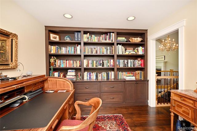 4801 N Harsdale Road, Bloomfield Hills, MI 48302