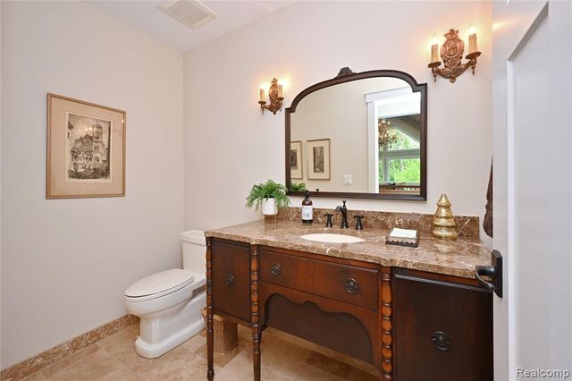 4801 N Harsdale Road, Bloomfield Hills, MI 48302