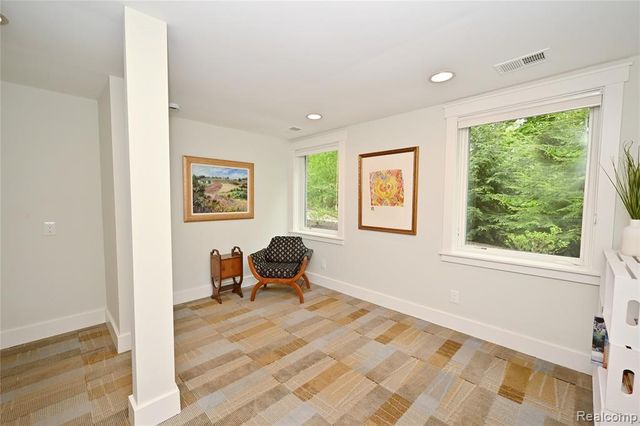 4801 N Harsdale Road, Bloomfield Hills, MI 48302