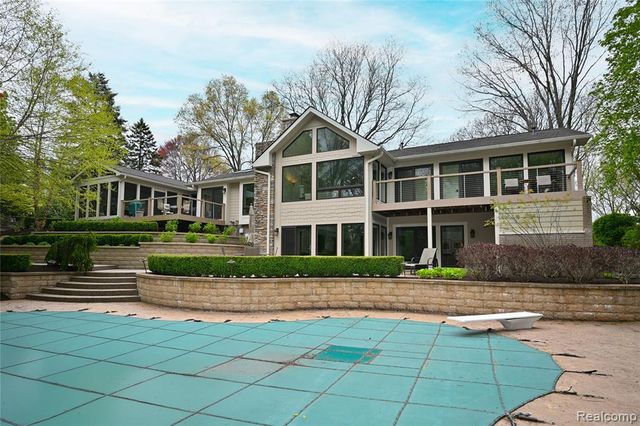 4801 N Harsdale Road, Bloomfield Hills, MI 48302