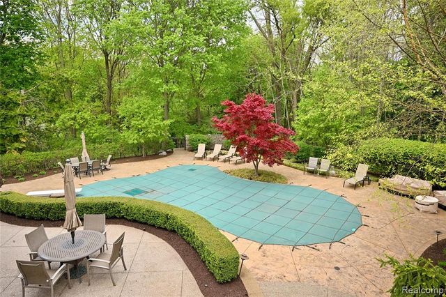 4801 N Harsdale Road, Bloomfield Hills, MI 48302