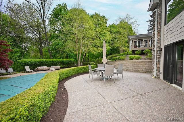 4801 N Harsdale Road, Bloomfield Hills, MI 48302