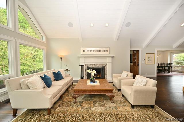 4801 N Harsdale Road, Bloomfield Hills, MI 48302
