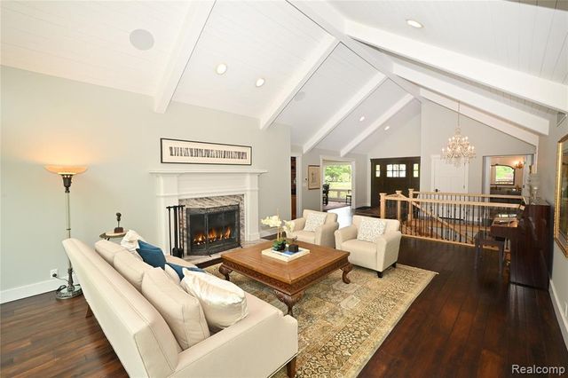4801 N Harsdale Road, Bloomfield Hills, MI 48302