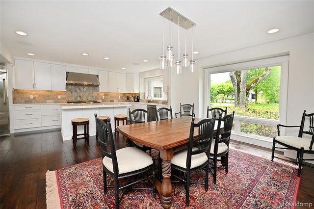 4801 N Harsdale Road, Bloomfield Hills, MI 48302