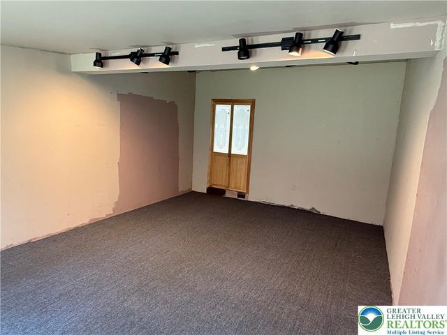 102 Creek Drive, Polk Twp, PA 18058