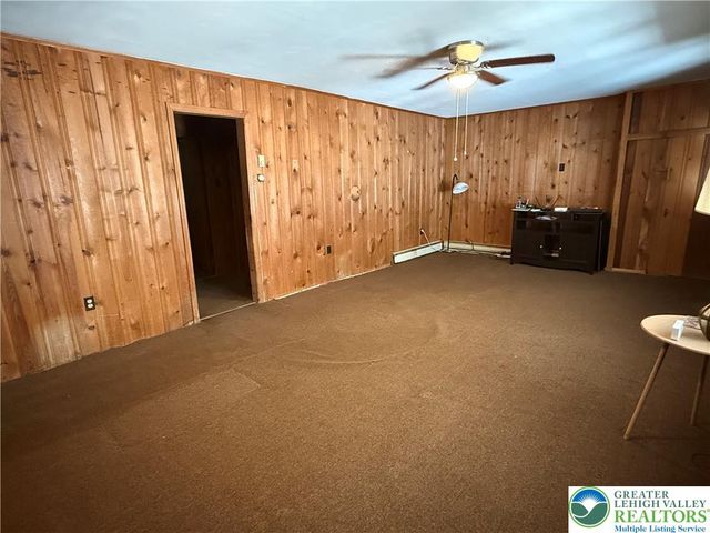 102 Creek Drive, Polk Twp, PA 18058