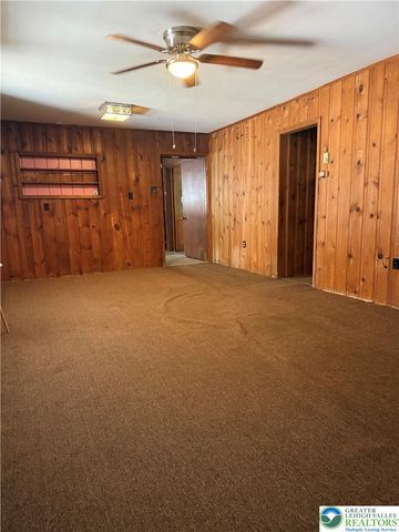 102 Creek Drive, Polk Twp, PA 18058