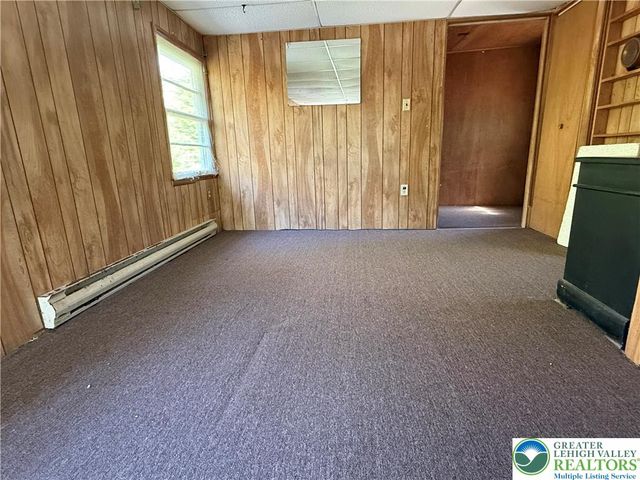 102 Creek Drive, Polk Twp, PA 18058