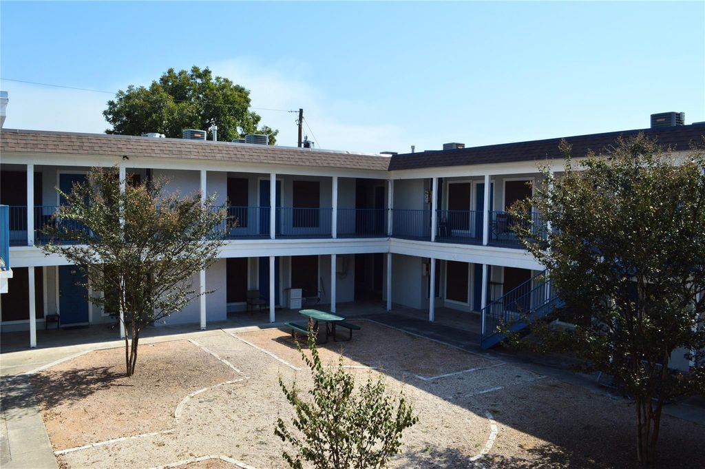 4709 Harmon Ave 333, Austin, TX 78751