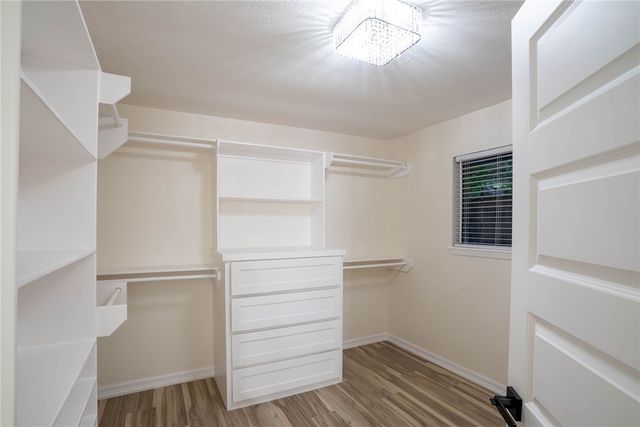 1906 Oak Ridge Dr, Portland, TX 78374