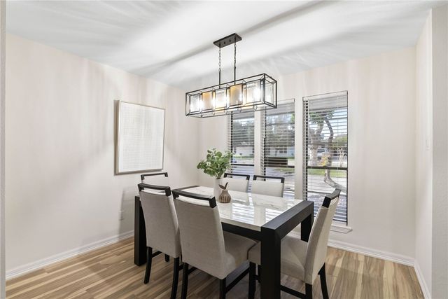 1906 Oak Ridge Dr, Portland, TX 78374