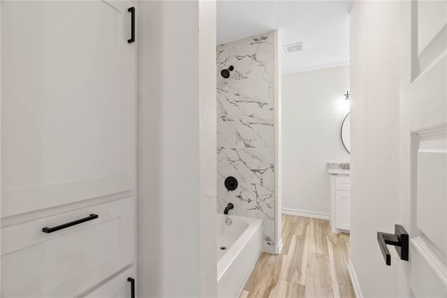 1906 Oak Ridge Dr, Portland, TX 78374