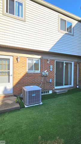 25667 Salem Street, Roseville, MI 48066