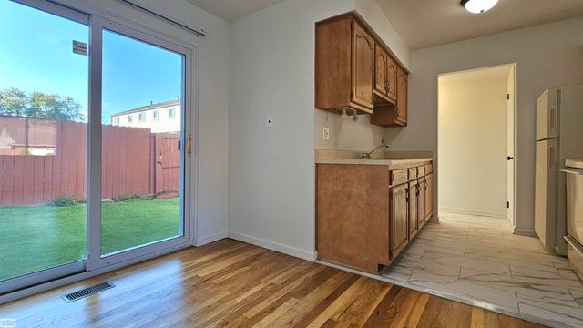 25667 Salem Street, Roseville, MI 48066