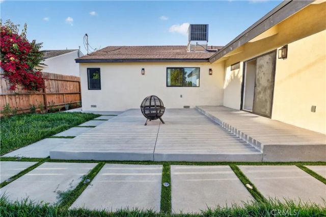 20164 Archwood, Winnetka, CA 91306