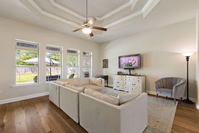 26 E Yellowstone, Hattiesburg, MS 39402