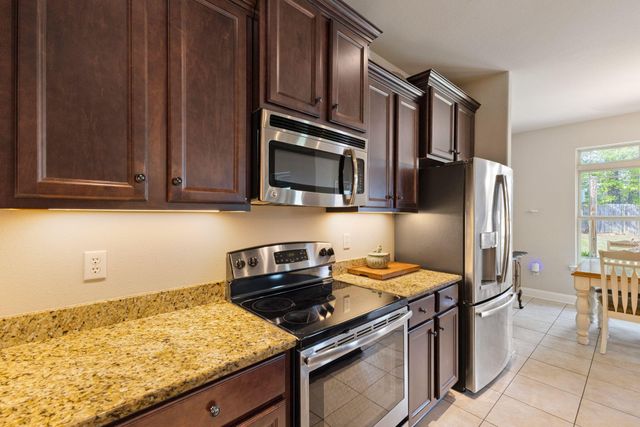 26 E Yellowstone, Hattiesburg, MS 39402