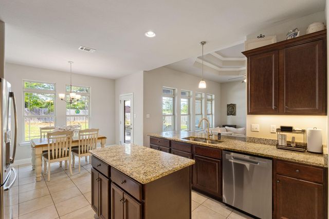 26 E Yellowstone, Hattiesburg, MS 39402