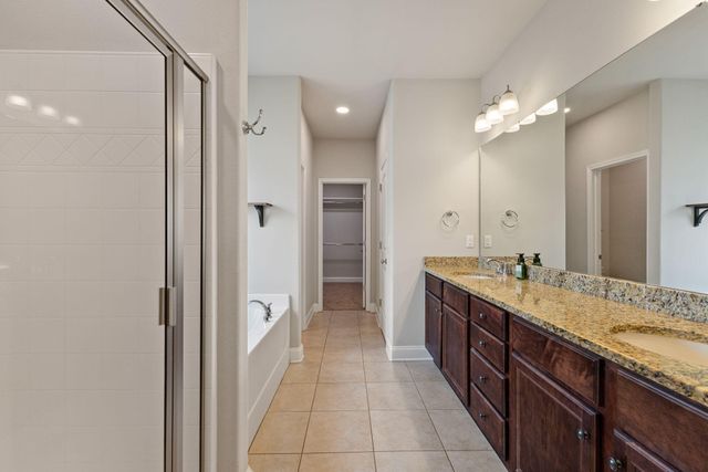 26 E Yellowstone, Hattiesburg, MS 39402