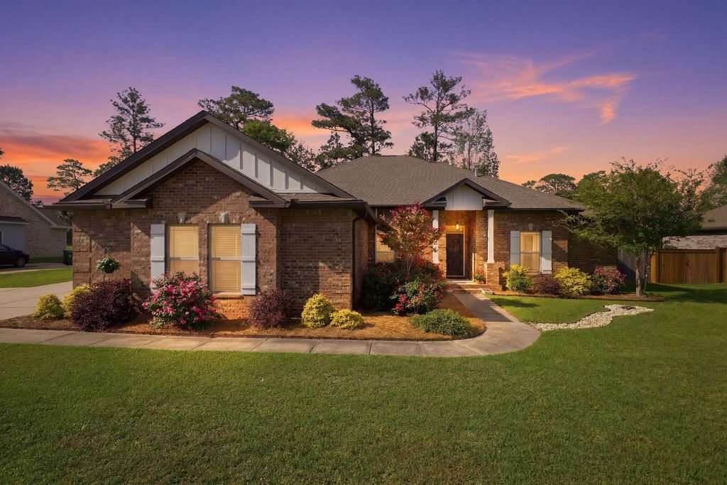 26 E Yellowstone, Hattiesburg, MS 39402