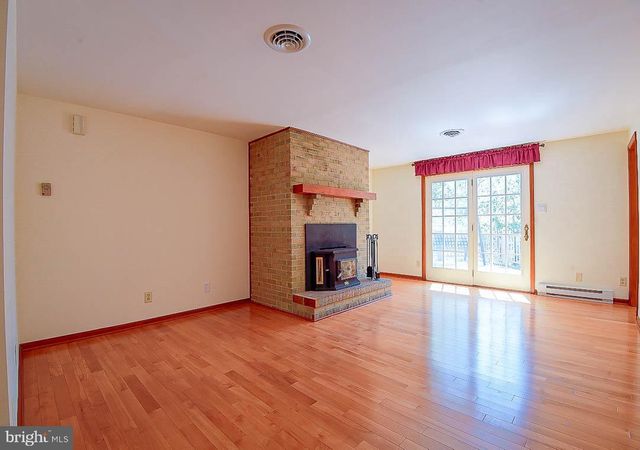 15601 WILDROSE CT, New Windsor, MD 21776
