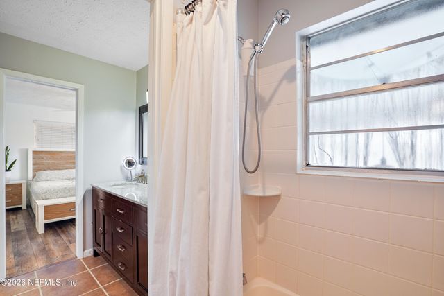 6717 LENCZYK Drive, Jacksonville, FL 32277