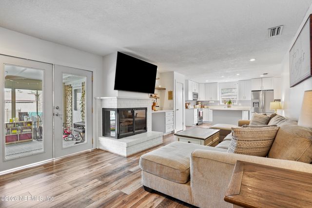 6717 LENCZYK Drive, Jacksonville, FL 32277