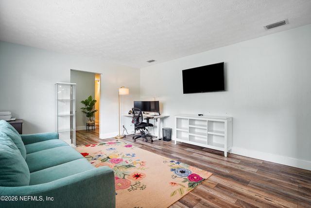 6717 LENCZYK Drive, Jacksonville, FL 32277