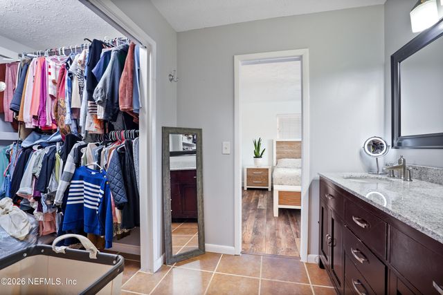 6717 LENCZYK Drive, Jacksonville, FL 32277