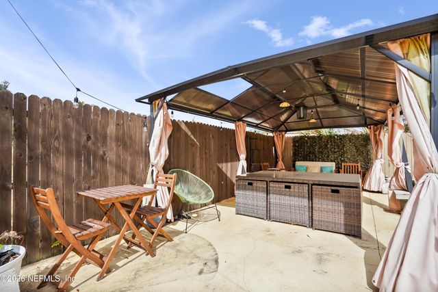 6717 LENCZYK Drive, Jacksonville, FL 32277