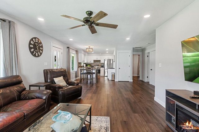 30215 Sumac DRIVE, Burlington, WI 53105