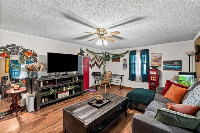 1406 Shawnee Street, Leavenworth, KS 66048