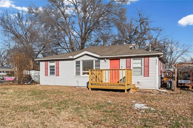 1406 Shawnee Street, Leavenworth, KS 66048