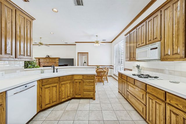 1902 Country Meadow Lane, Richardson, TX 75081