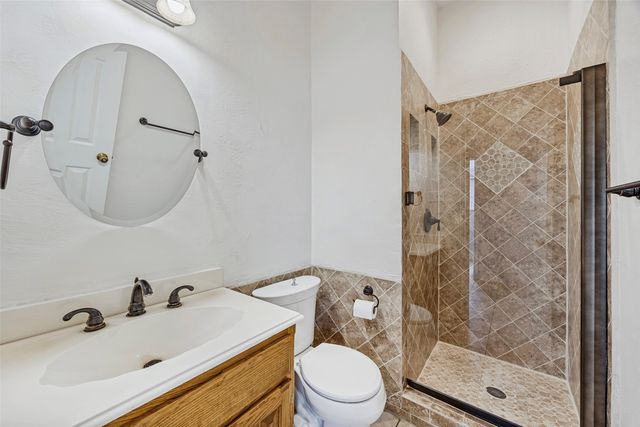 1902 Country Meadow Lane, Richardson, TX 75081