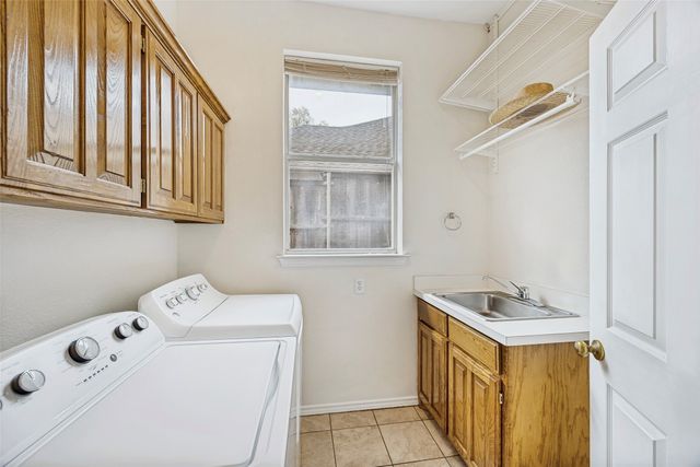 1902 Country Meadow Lane, Richardson, TX 75081