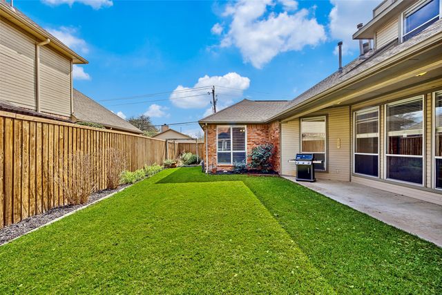 1902 Country Meadow Lane, Richardson, TX 75081