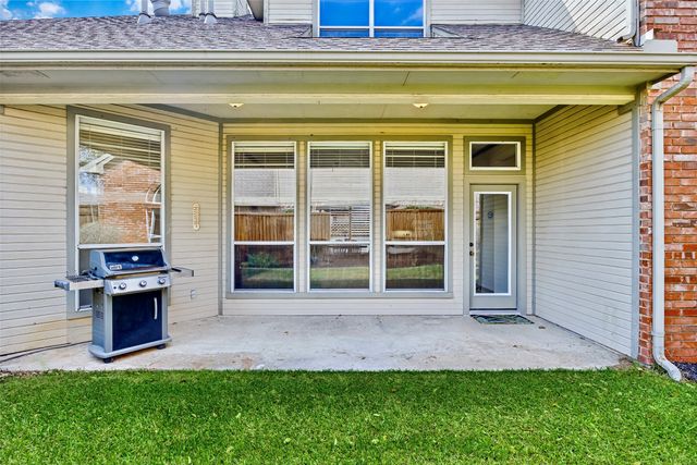 1902 Country Meadow Lane, Richardson, TX 75081